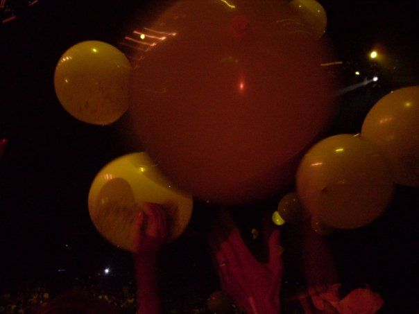 The yellow ballons, like a giant beach ball - Coldplay Timeline